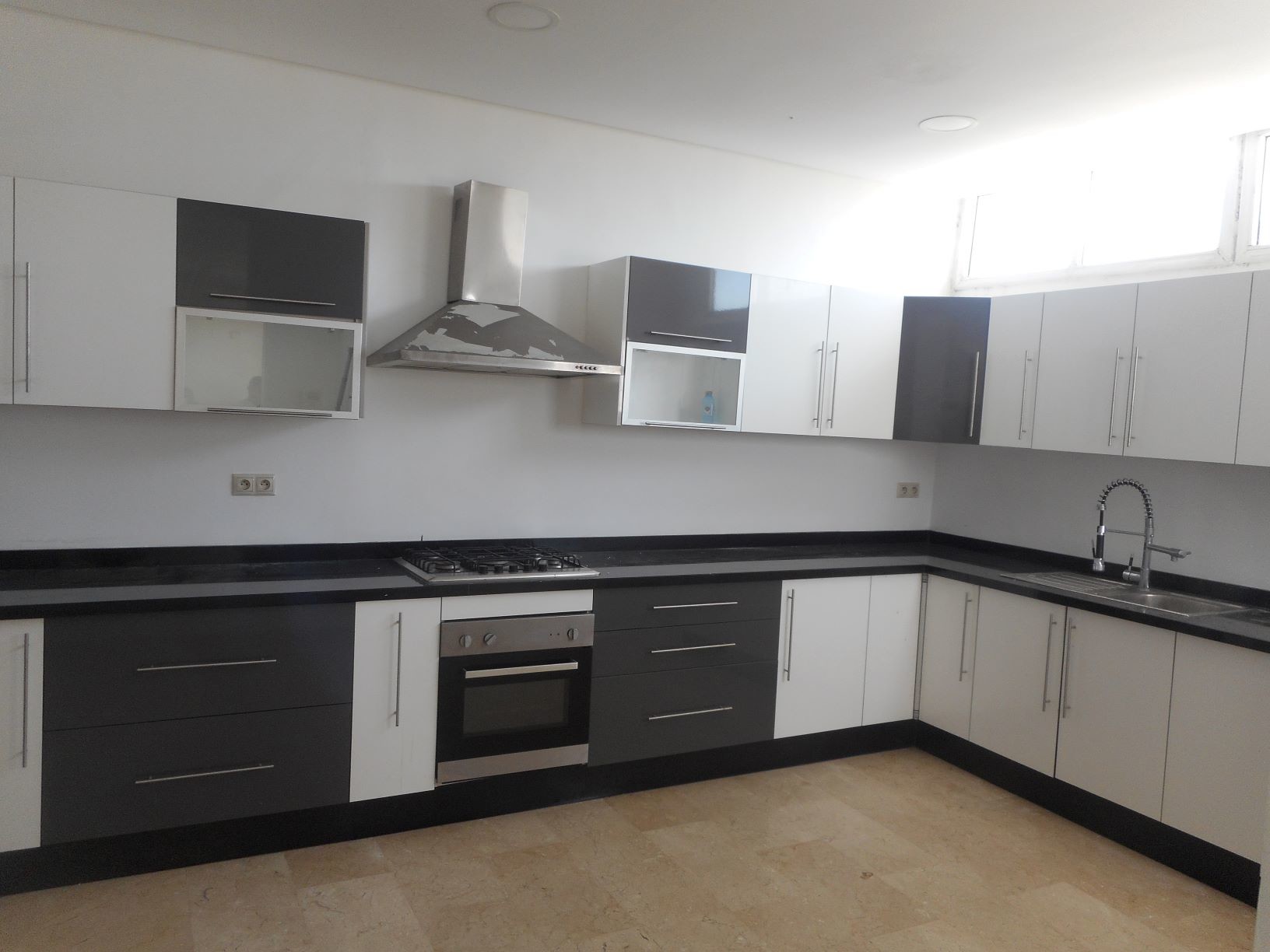 Location Villa vide  Bouskoura Casablanca — 3
