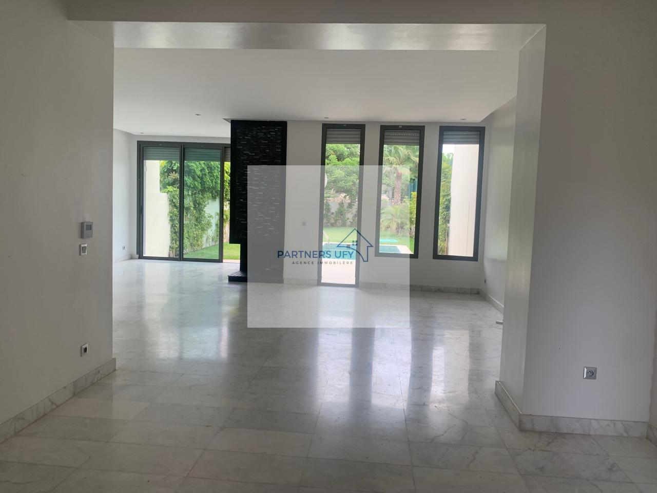 Villa à louer – Bouskoura Ville Verte – Résidence Golfique – Sans vis-à-vis — 5