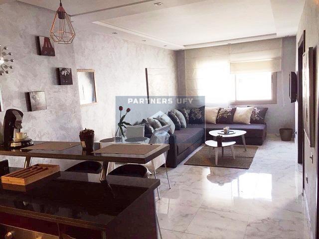 Studio meublé avec belle terrasse à louer