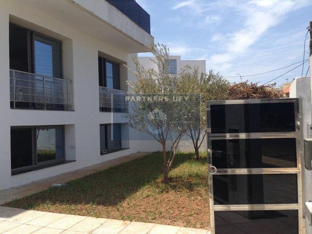 Villa à usage bureaux  construite sur deux niveaux à louer - Casablanca — 2