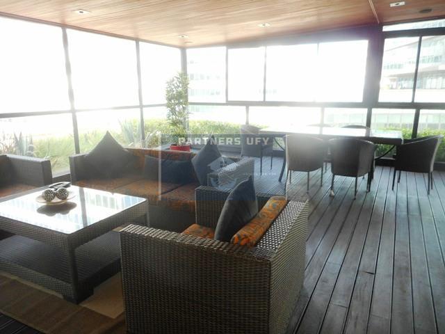 Studio moderne avec belle terrasse et vue mer à louer — 2