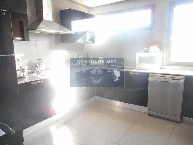 Bel appartement ensoleillé et lumineux à louer vide — 4