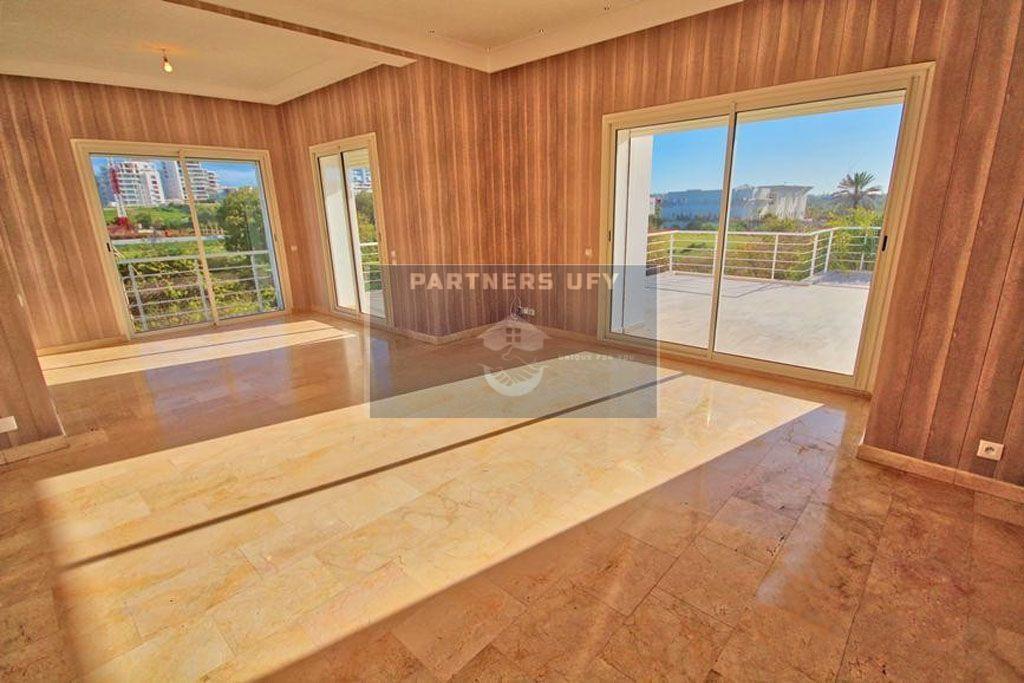 Villa de très haut standing avec un grand jardin et piscine a louer — 6