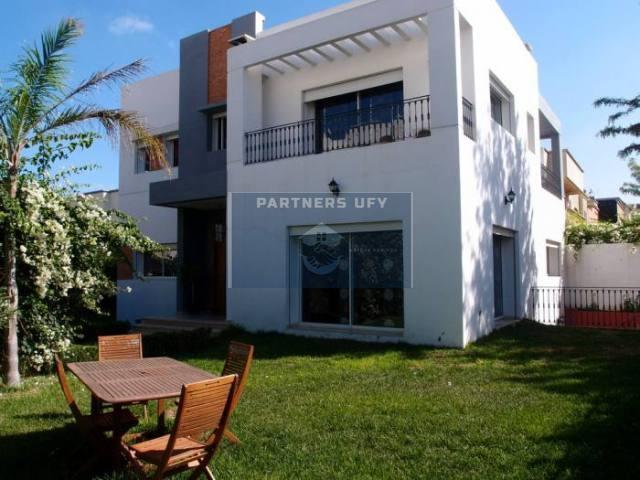 Villa à usage bureaux  construite sur deux niveaux à louer - Casablanca