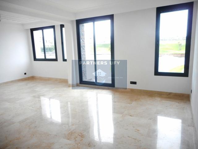 Appartement moderne avec terrasse à louer en résidence fermée — 3
