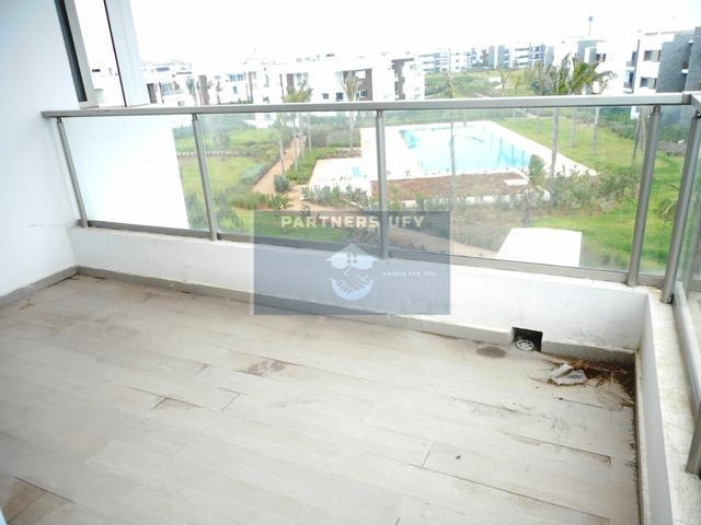 Appartement ensoleillé en résidence fermée