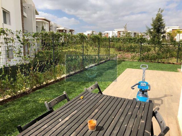 Appartement avec beau jardin ensoleillé en résidence fermée — 2