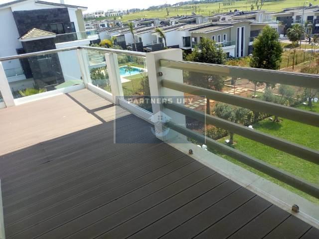 Appartement moderne et sans vis -à-vis avec vue dégagée sur Golf- BOUSKOURA