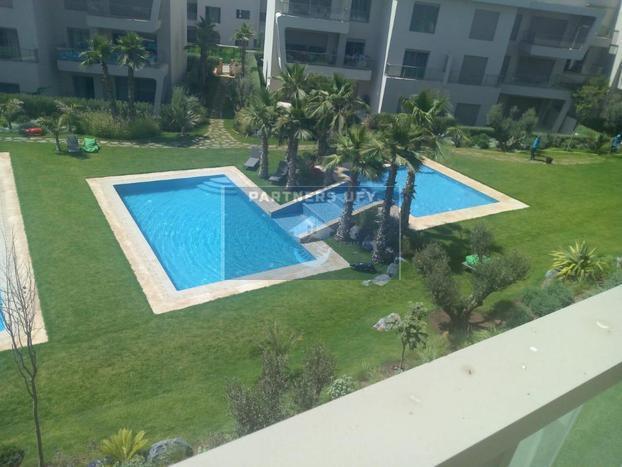 Appartement joliment meublé en résidence fermée avec piscine