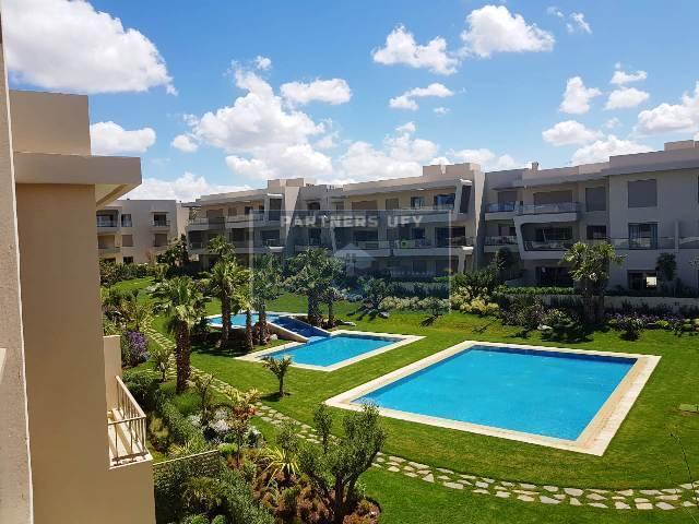 Appartement moderne avec belle terrasse en résidence avec piscine. — 4