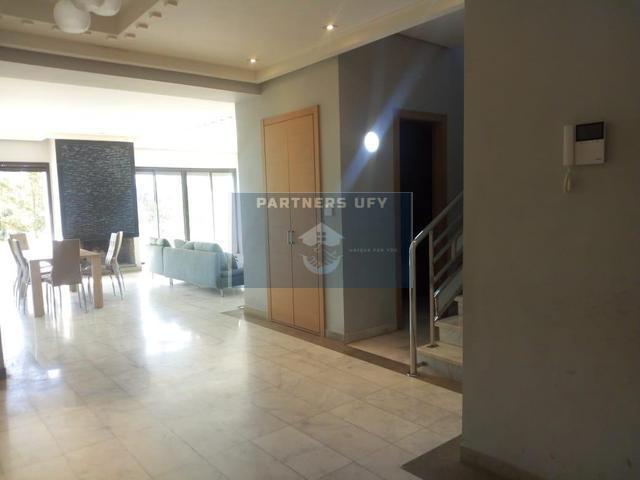 Villa moderne à louer meublée en résidence fermée-Bouskoura — 4