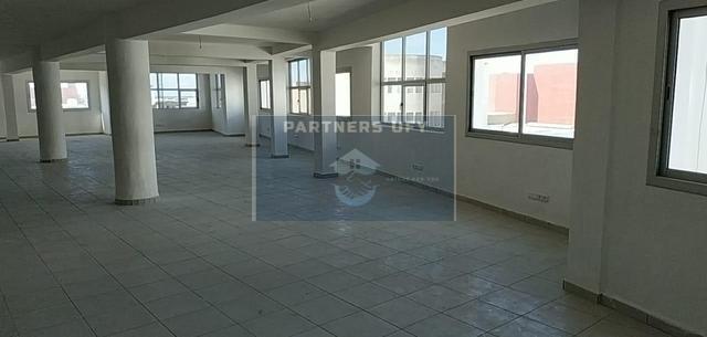 Plateau bureau de 450 m2 à louer. Situé en zone industrielle à Ain Sebaa  Casablanca — 3
