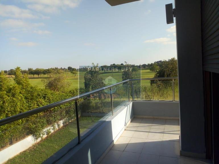 Villa moderne en front golf à louer vide en résidence fermée-Bouskoura — 3
