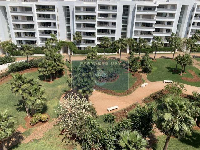 Bel appartememt avec grande terrasse a louer en résidence fermée - Ain Diab — 6