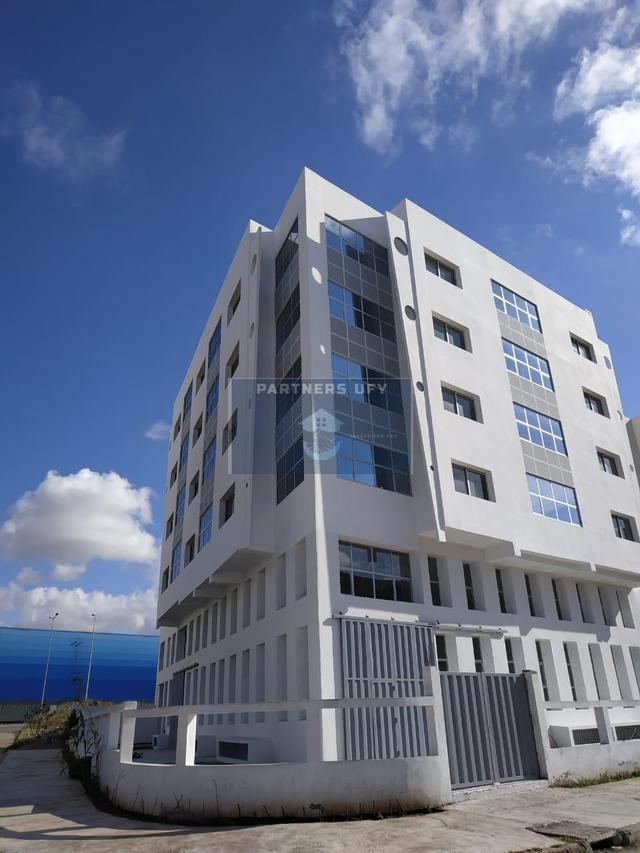 Plateau bureau de 450 m2 à louer. Situé en zone industrielle à Ain Sebaa  Casablanca — 4