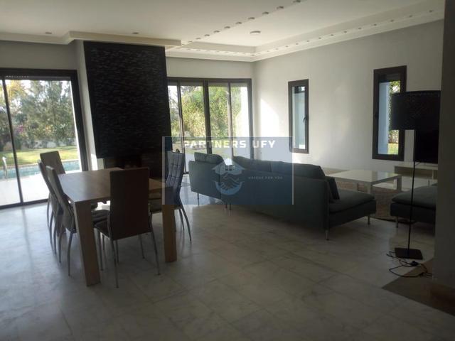 Villa moderne à louer meublée en résidence fermée-Bouskoura — 5