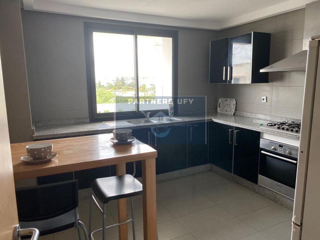 Appartement joliment meublé á louer en plein Bouskoura — 2