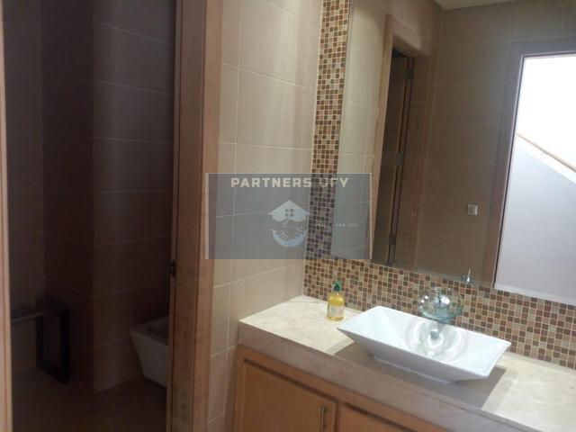 Villa moderne meublée á louer en plein Bouskoura Golf city — 6