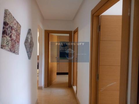 Joli appartement meublé en rez de jardin avec piscine et grand jardin a louer. — 4