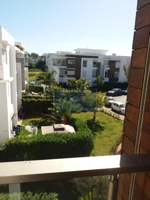 Appartement ensoleillé avec terrasse á louer- Bouskoura