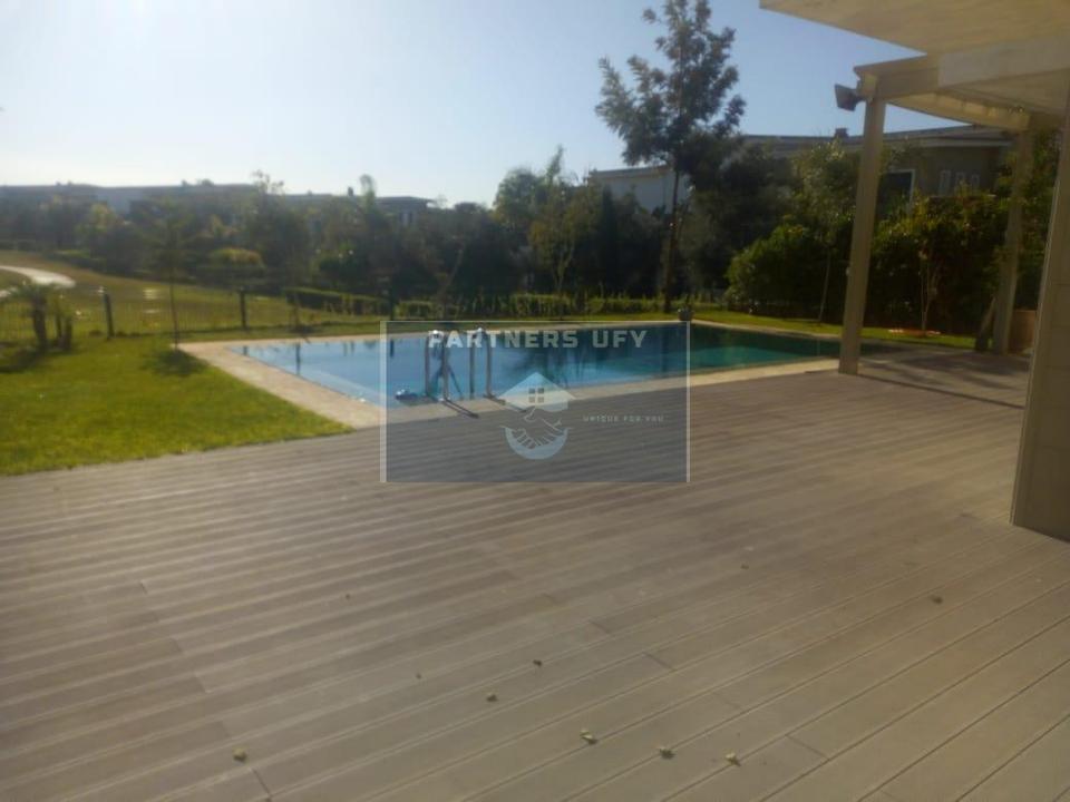 Joli appartement en rez de jardin avec piscine a louer. — 4