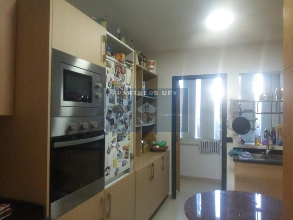 Joli appartement en rez de jardin avec piscine a louer. — 5