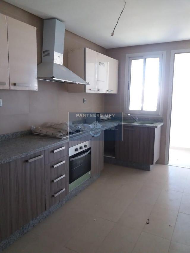 Appartement ensoleillé avec terrasse á louer- Bouskoura — 3