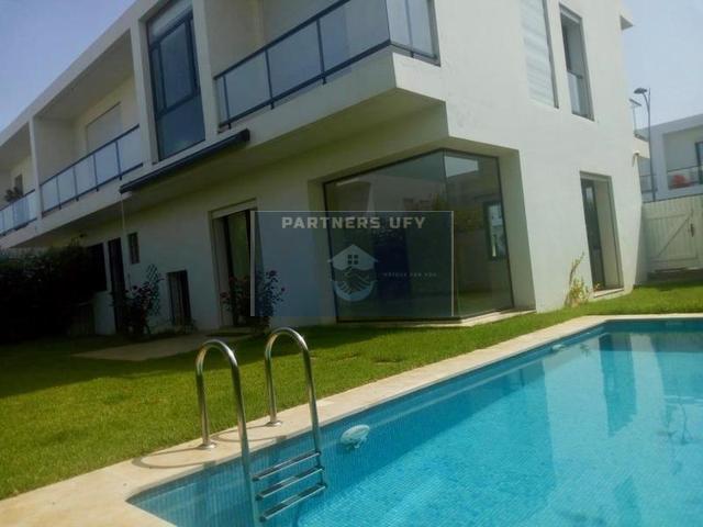 Villa moderne a louer en résidence fermée - Dar bouaaza. — 2