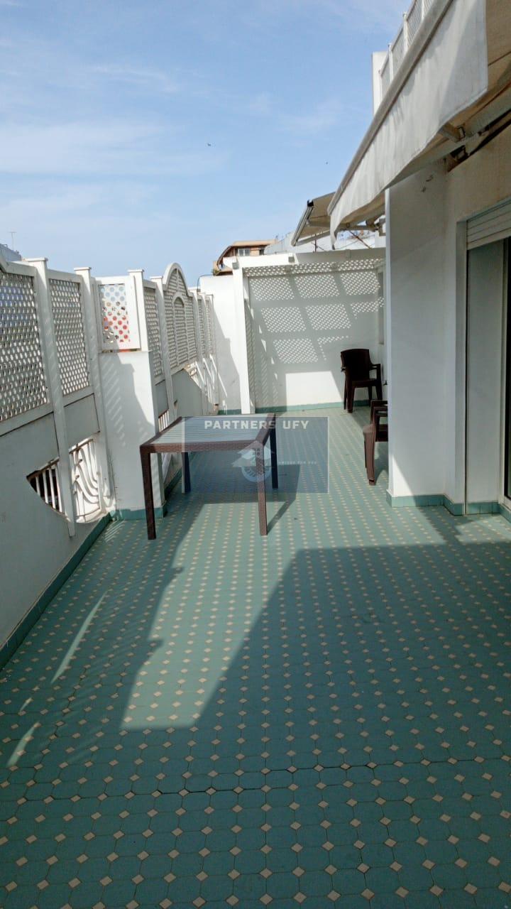 STUDIO EN LOCATION  MEUBLE AVEC TERRASSE A GAUTHIER