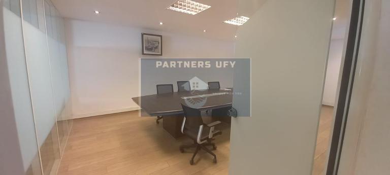 LOCATION DE BUREAU BEAU MODERNE SUR BOULEVARD D'ANFA — 3