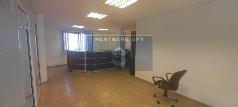 LOCATION DE BUREAU BEAU MODERNE SUR BOULEVARD D'ANFA — 4