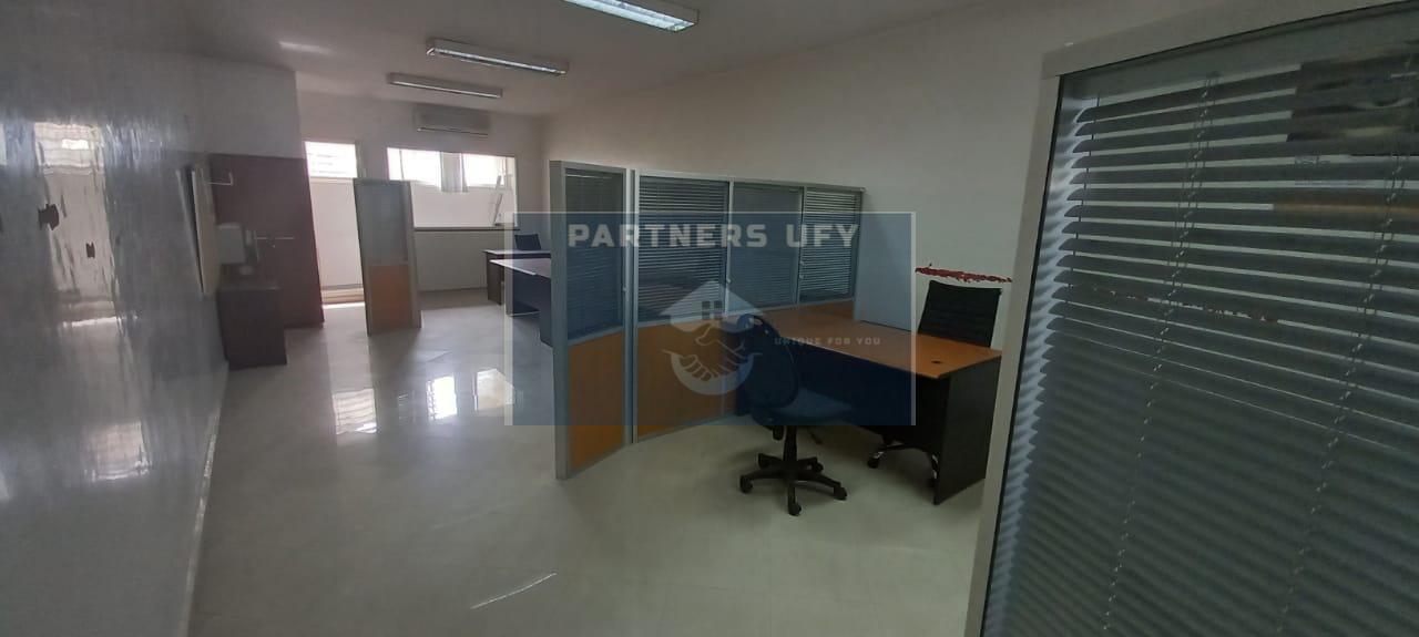 BUREAU A LOUER SUR ZERKTOUNI COTE BOULEVARD ANFA — 3