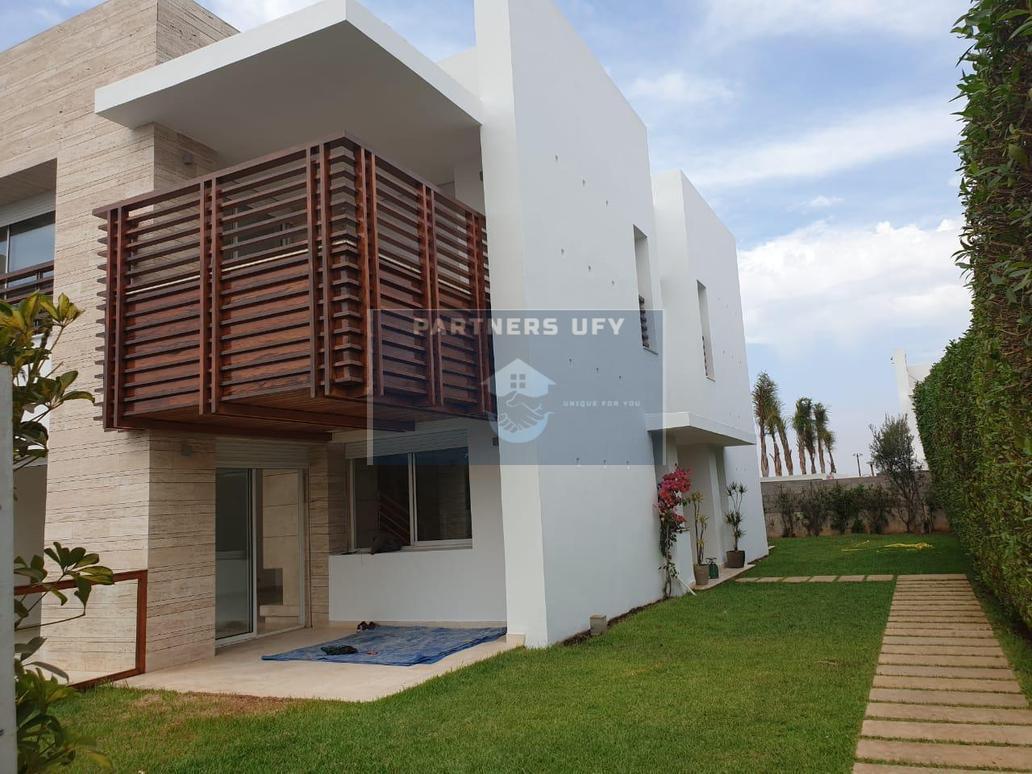 Belle villa á louer en résidence á BOUSKOURA