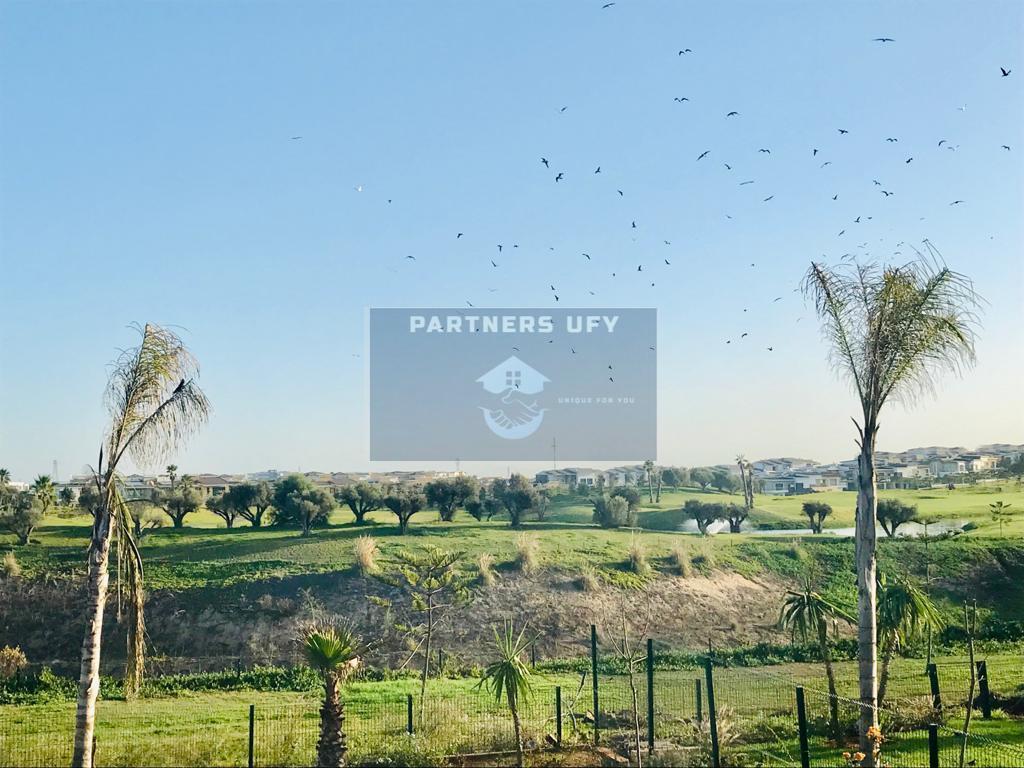 joli appartement á louer avec en résidence á BOUSKOURA- Terrasse- Vue golf — 3