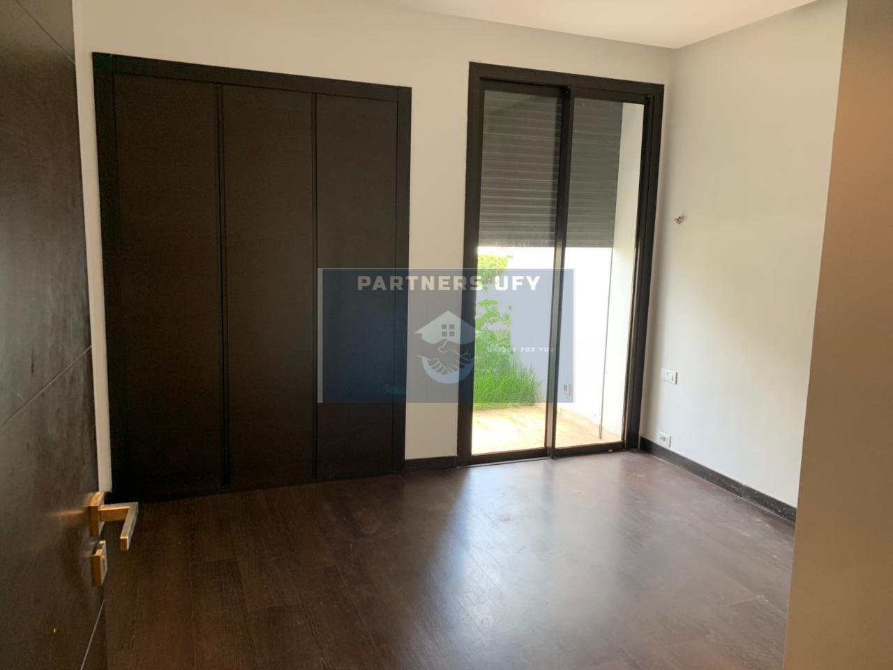 Duplex moderne avec beau jardin  á louer en plein Bouskoura — 3