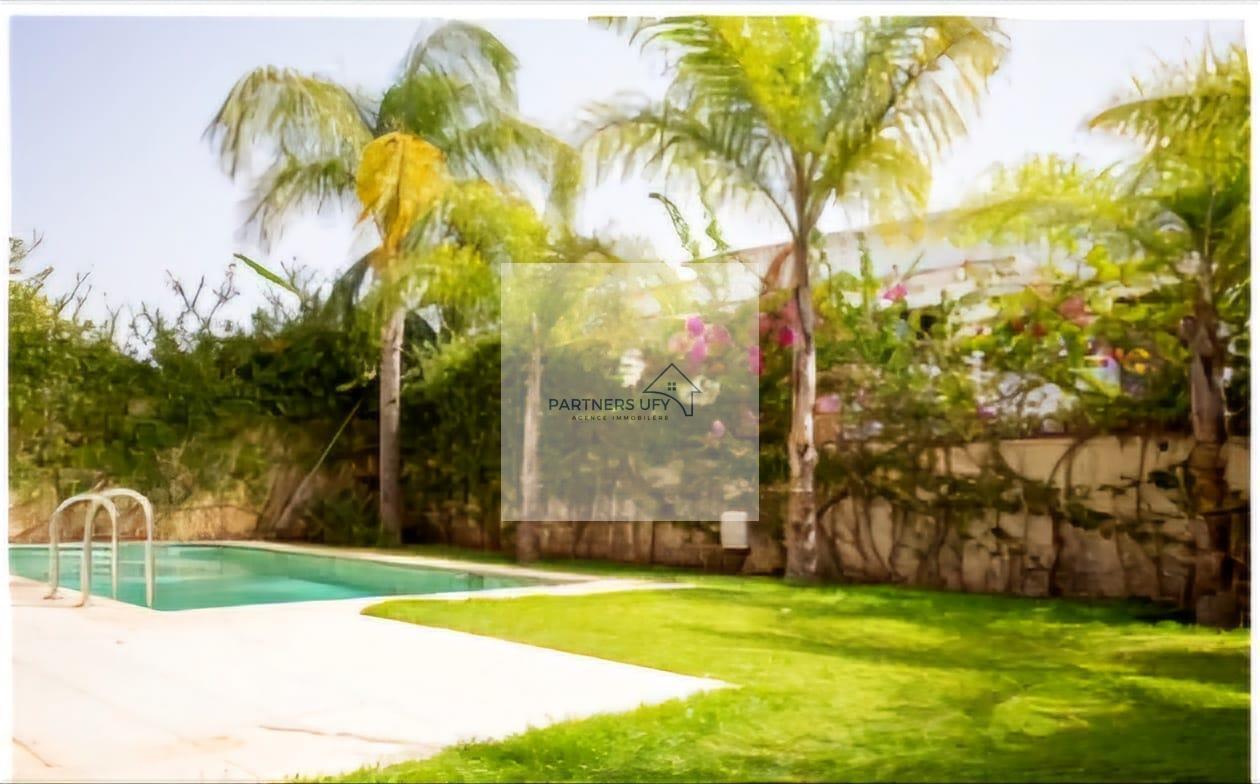 À vendre – Villa jumelée de standing à Bouskoura Golf City – Opportunité rare — 2