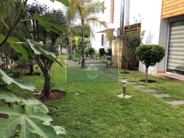 Villa moderne  á louer vide en plein Bouskoura ville verte