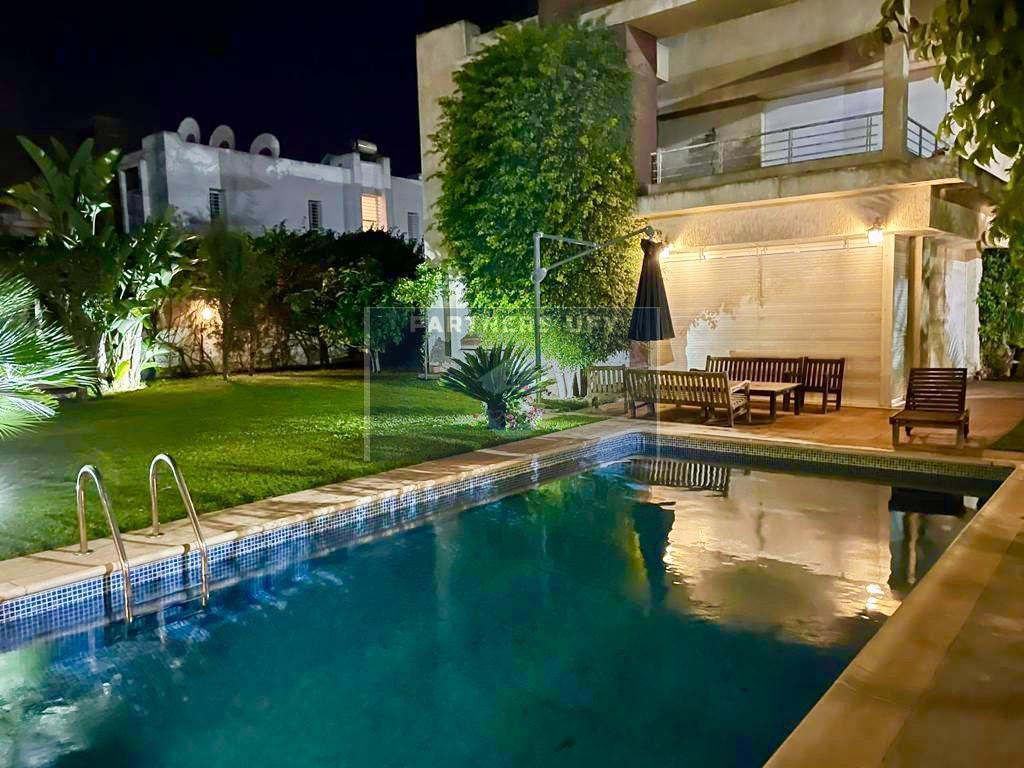Villa moderne, isolée  en plein Bouskoura - résidence fermée — 2