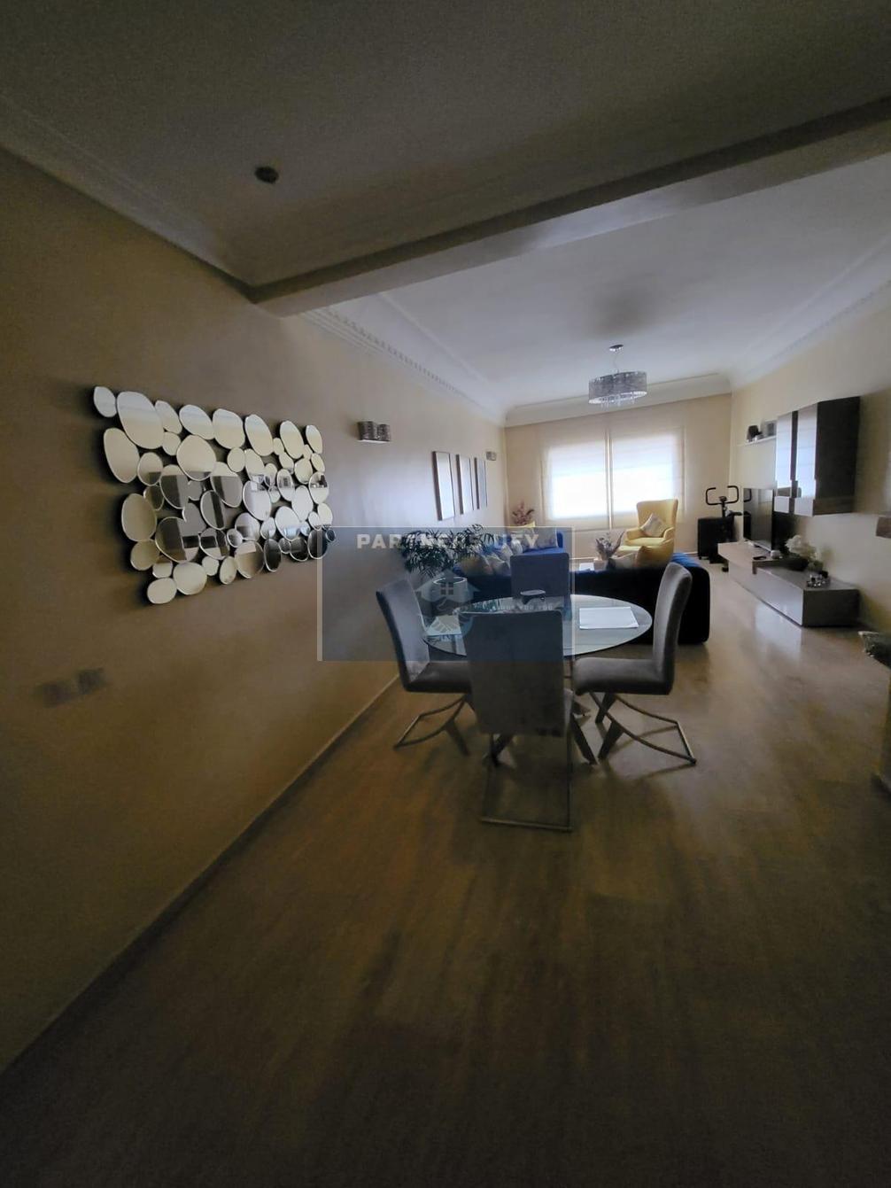 VENTE D'UN LUXUEUX APPARTEMENT DANS UNE RESIDENCE SECURISEE AVEC JARDIN A SIDI MAAROUF