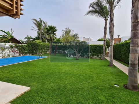 Luxueux villa avec joli jardin en résidence sécurisée - BOUSKOURA.   — 2