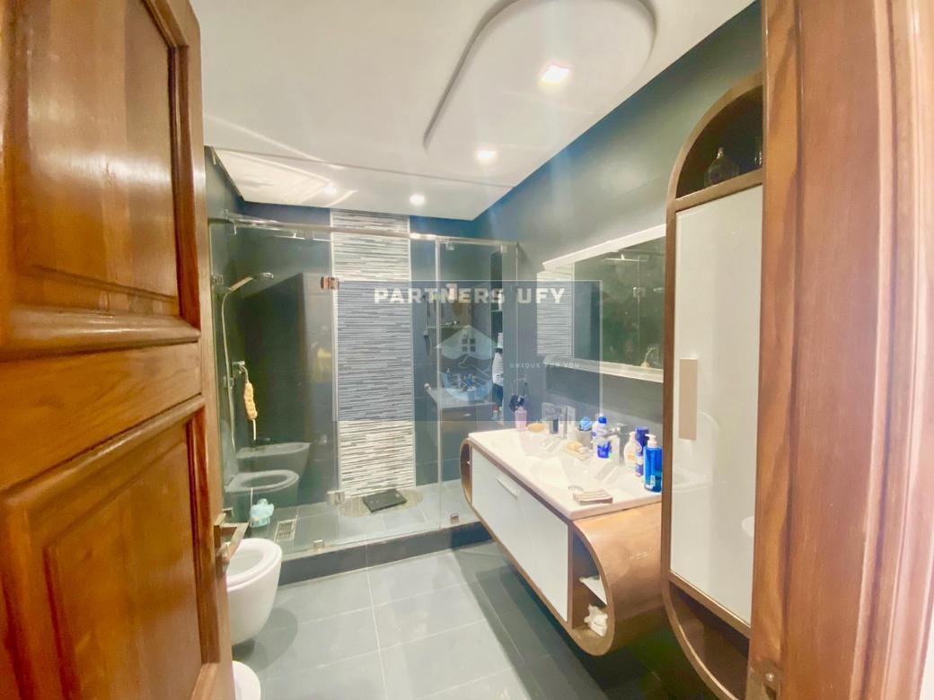 VENTE D'UN SUPER APPARTEMENT EN PLEIN RACINE — 2