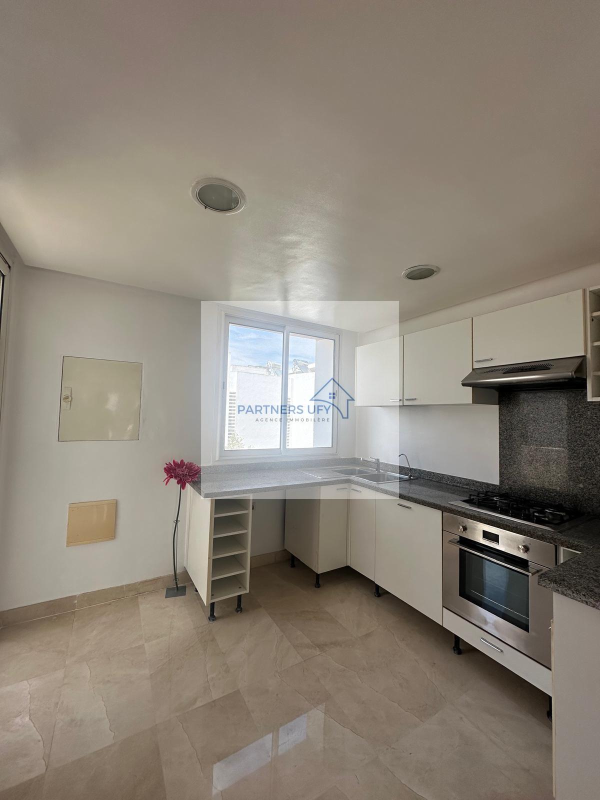 Superbe Appartement 3 Chambres à louer avec terrasse — 6
