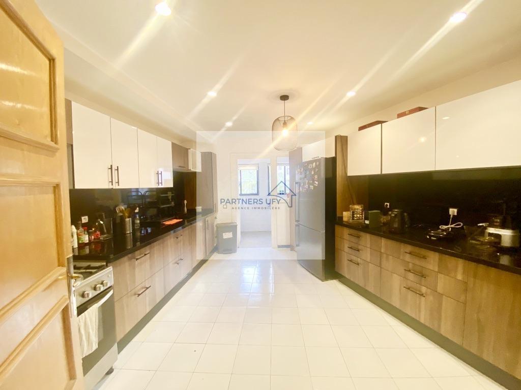 Bel appartement ensoleillé  à louer  Ain diab — 4