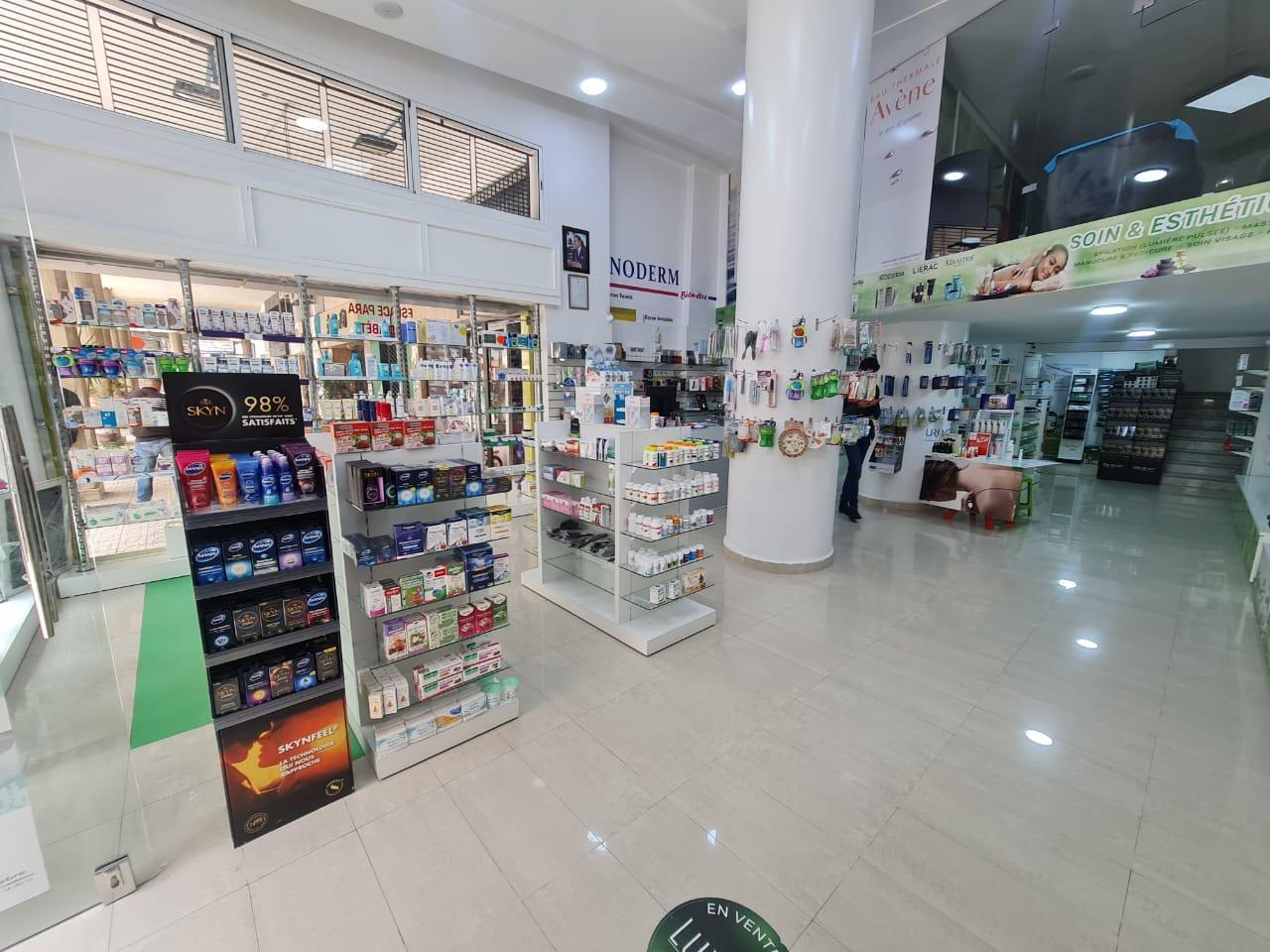 Local Parapharmacie en vente au centre ville — 2