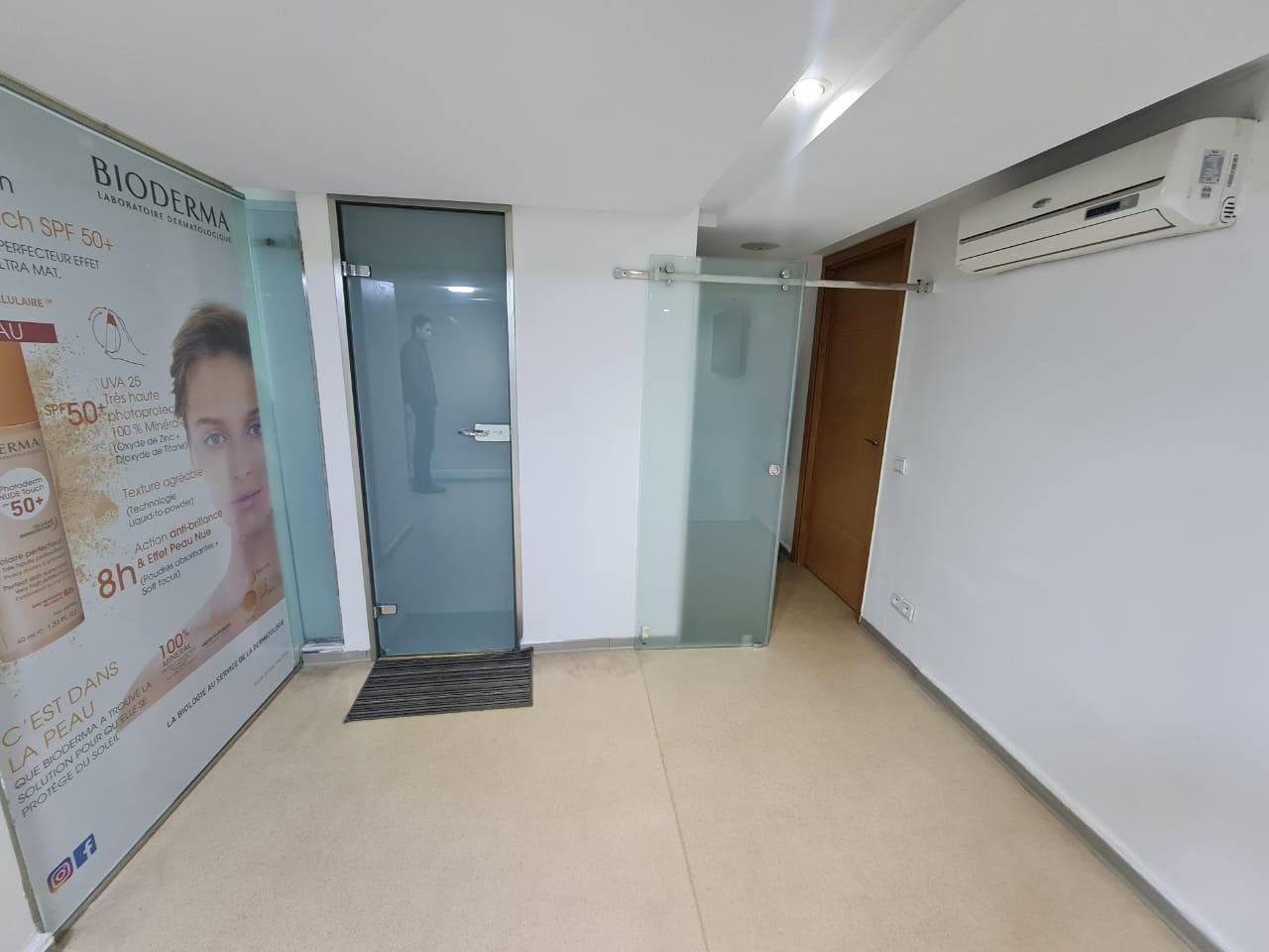Local Parapharmacie en vente au centre ville — 5