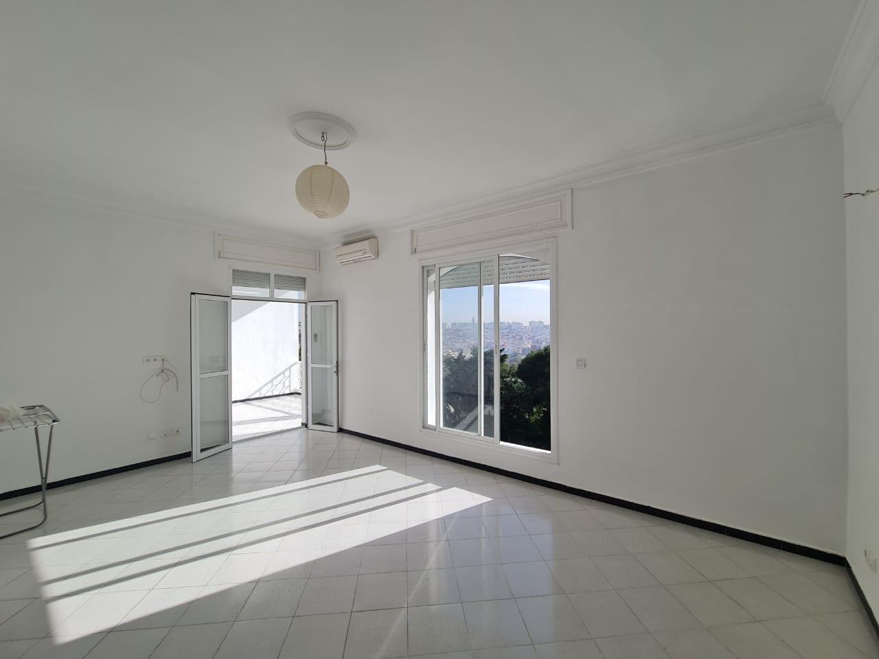 Villa 800 m² f Vieille montagne — 8