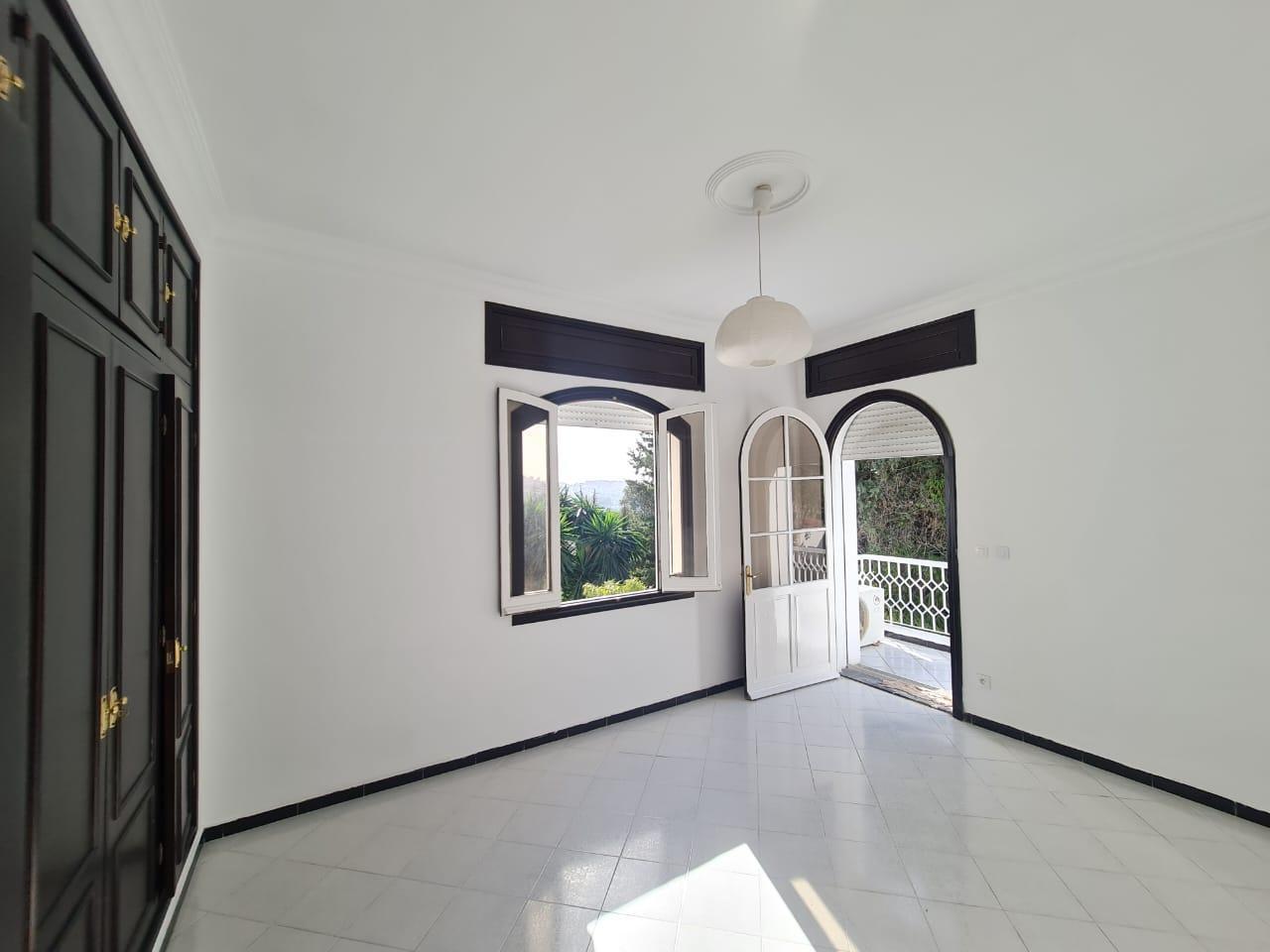 Villa 800 m² f Vieille montagne — 9