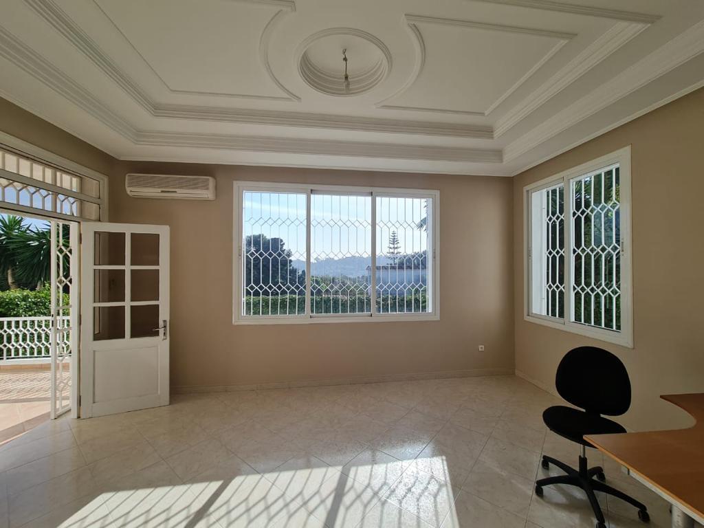 Villa 800 m² f Vieille montagne — 7