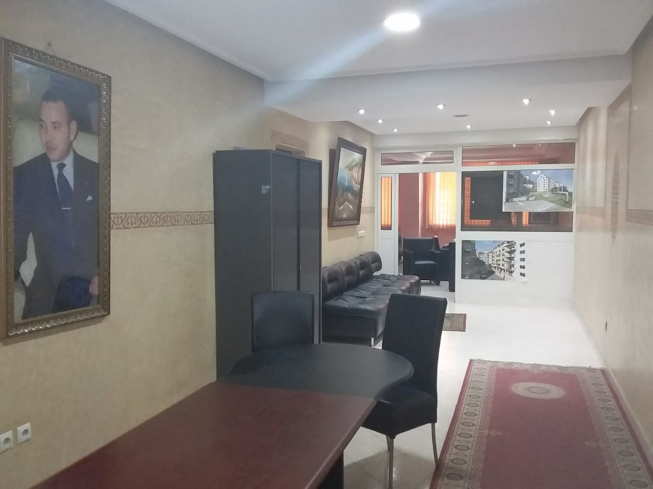 Bureau 80 m² — 3