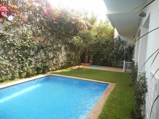 Location sublime villa meublé Ain diab